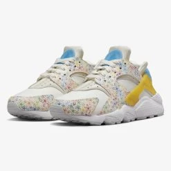 Nike Air Huarache Floral Swoosh Γυναικεία Παπούτσια SAIL/UNIVERSITY BLUE-VIVID SULFUR -Γυναικεία Παπούτσια Κατάστημα nike air huarache 11
