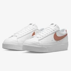 Nike Blazer Platform Γυναικεία Παπούτσια WHITE/METALLIC COPPER-BLACK-SAIL 16 Nike Blazer Platform Γυναικεία Παπούτσια WHITE/METALLIC COPPER-BLACK-SAIL -Γυναικεία Παπούτσια Κατάστημα nike w blazer low platform ess 4